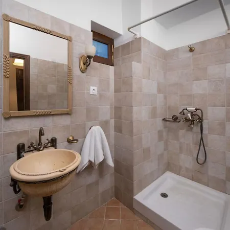 Palios Stathmos By Interhome * Милея