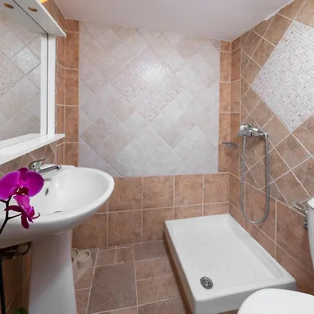 Palios Stathmos By Interhome Милея