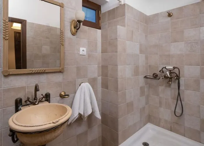 Palios Stathmos By Interhome * Miléai